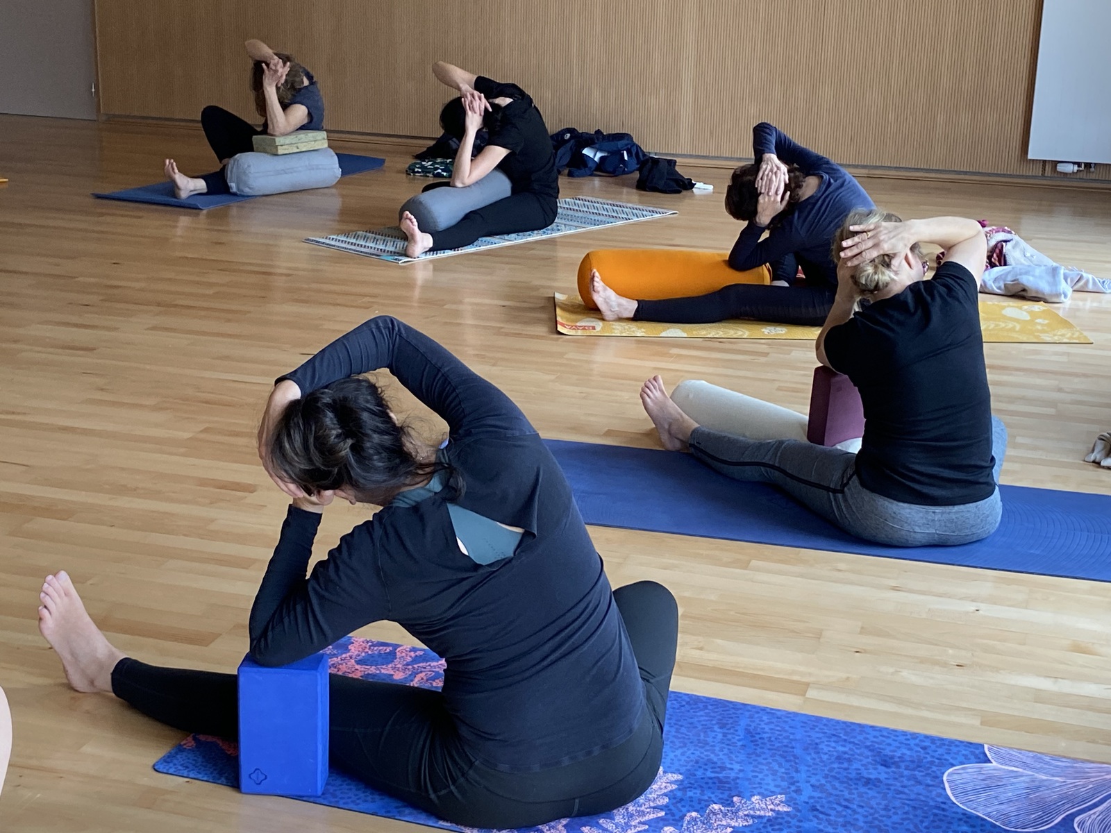 Plus qu' 1 place !! Stage de Yin yoga et danse du dragon avec Sandrine : samedi 22 novembre 14h30-17h